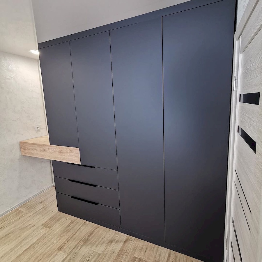 Встроенные шкафы-Встроенный шкаф на заказ «Модель 2»-фото1